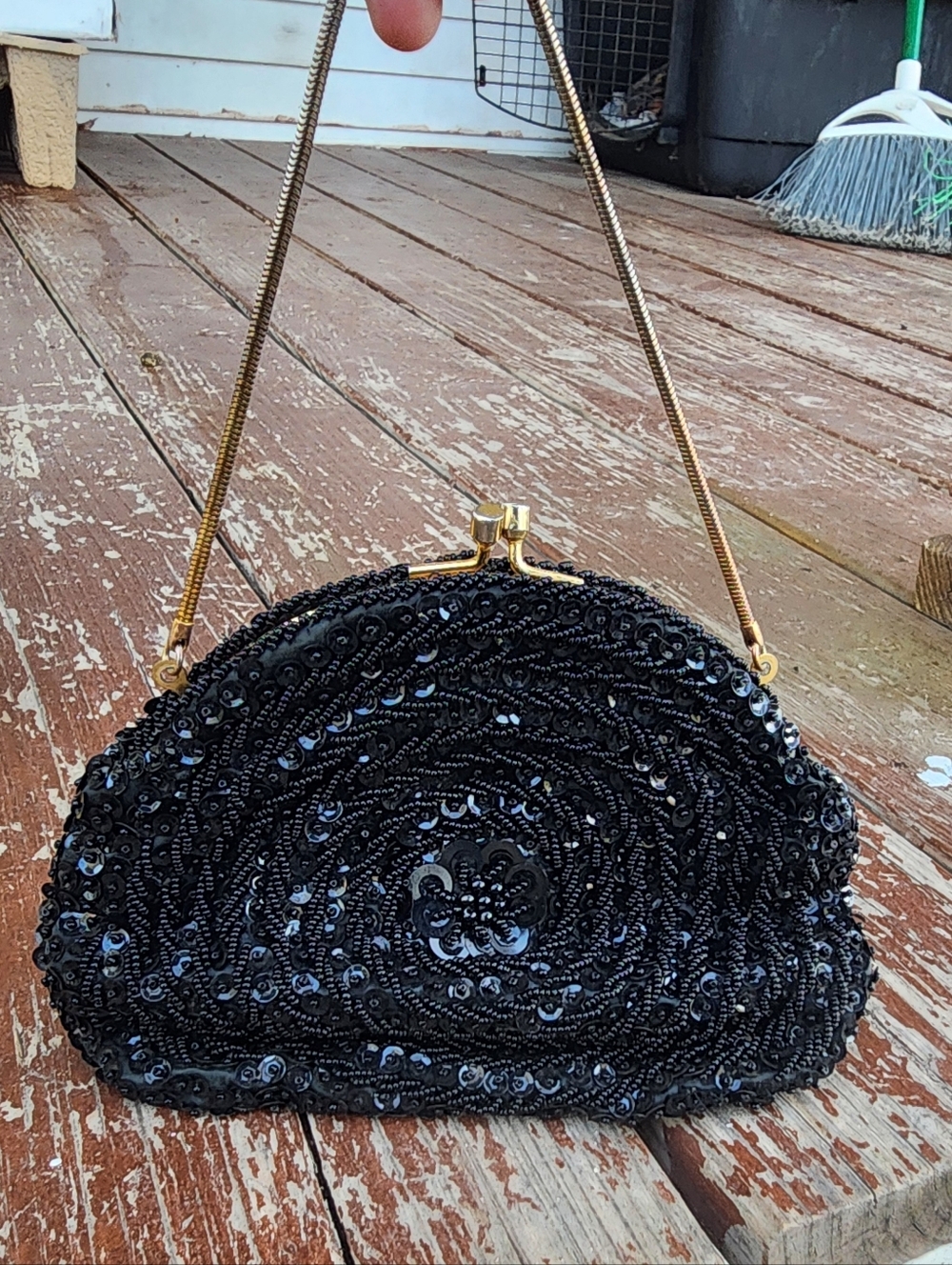 Vintage Gorgeous Black Sequin Beaded Clam Shell Evening Hand Bag Purse Kiss Lock